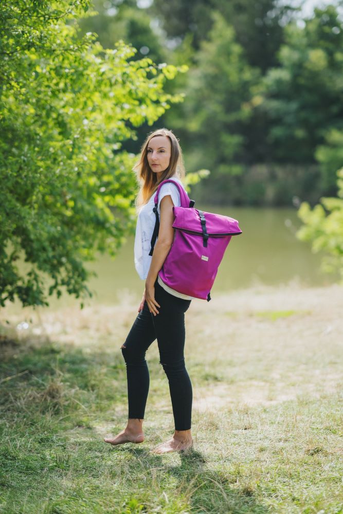 Monkey Mum® Integrovaný softshellový batoh k nosiču Carrie - Šťavnatá malina
