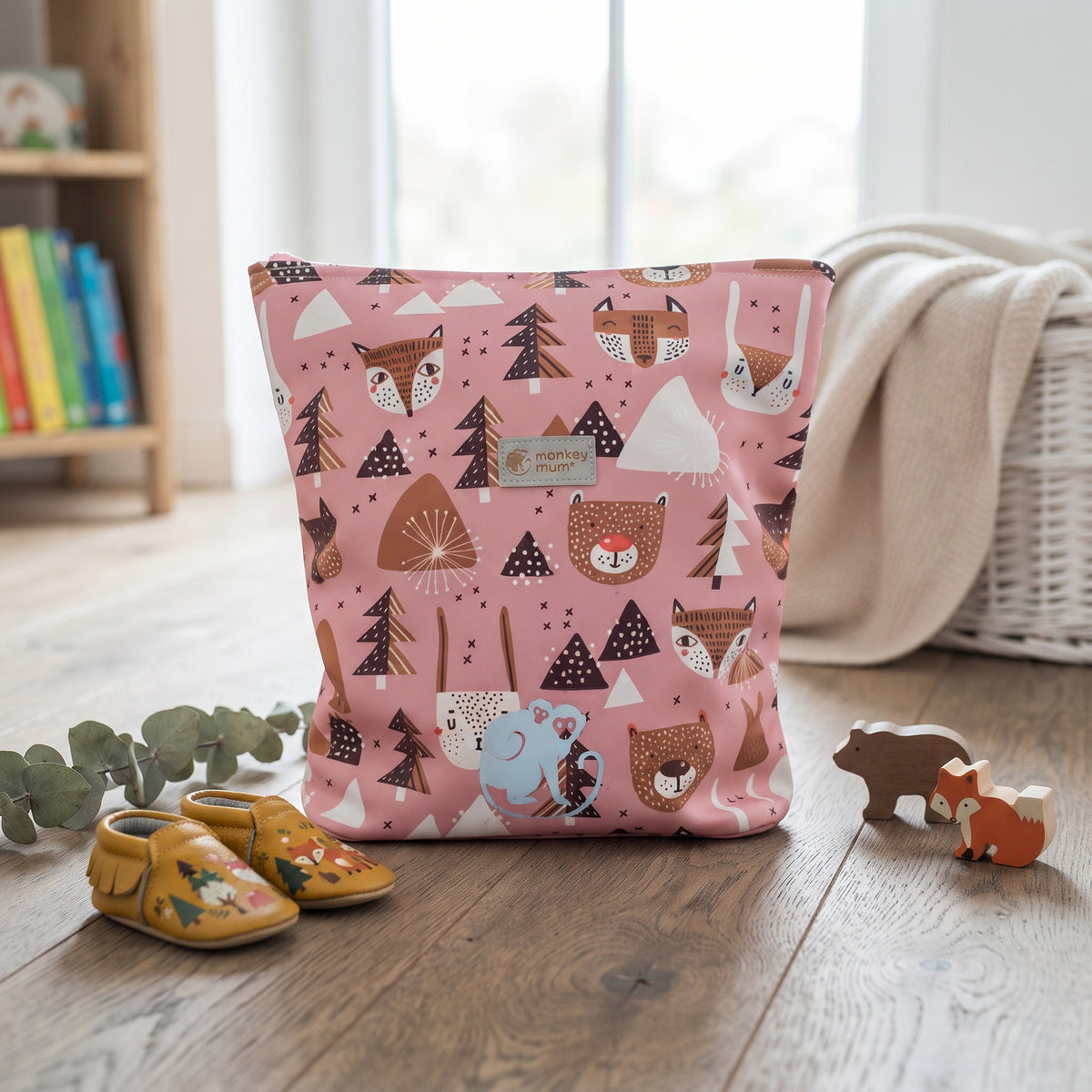 Detský softshellový batôžtek Monkey Mum® - Lesné zvieratká - Ružový