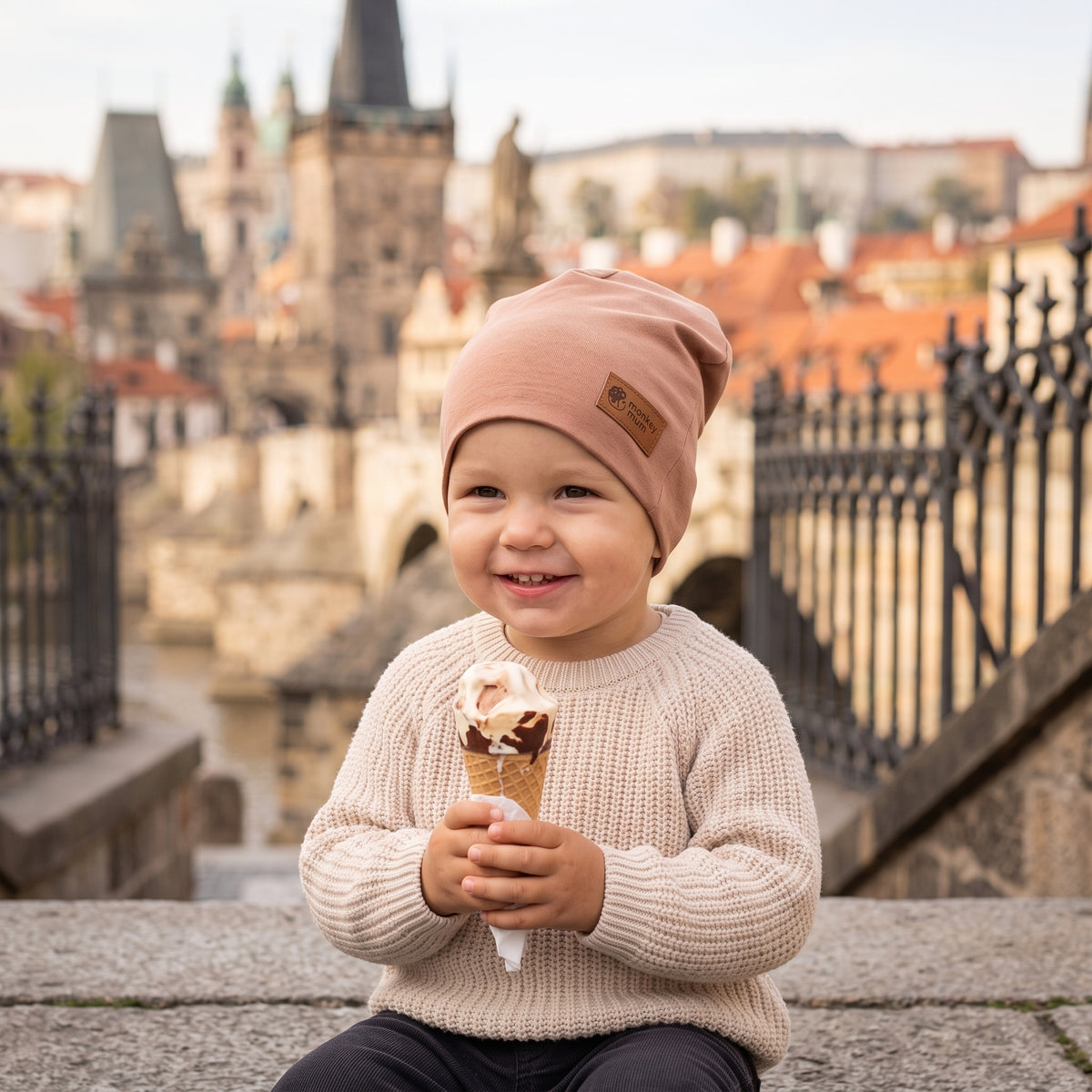 Čiapka Monkey Mum® - Svetlohnedá