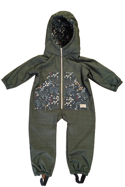 Monkey Mum® Detská zimná softshellová kombinéza s baránkom - Khaki poľovníček s medveďom - veľ. 98/104, 110/116