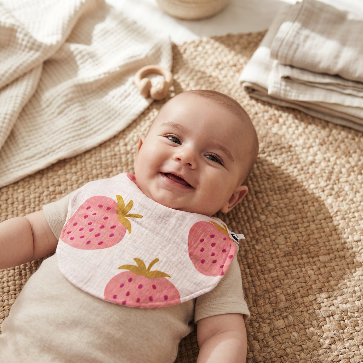 Mušelínový slintáčik Monkey Mum® - Jahoda