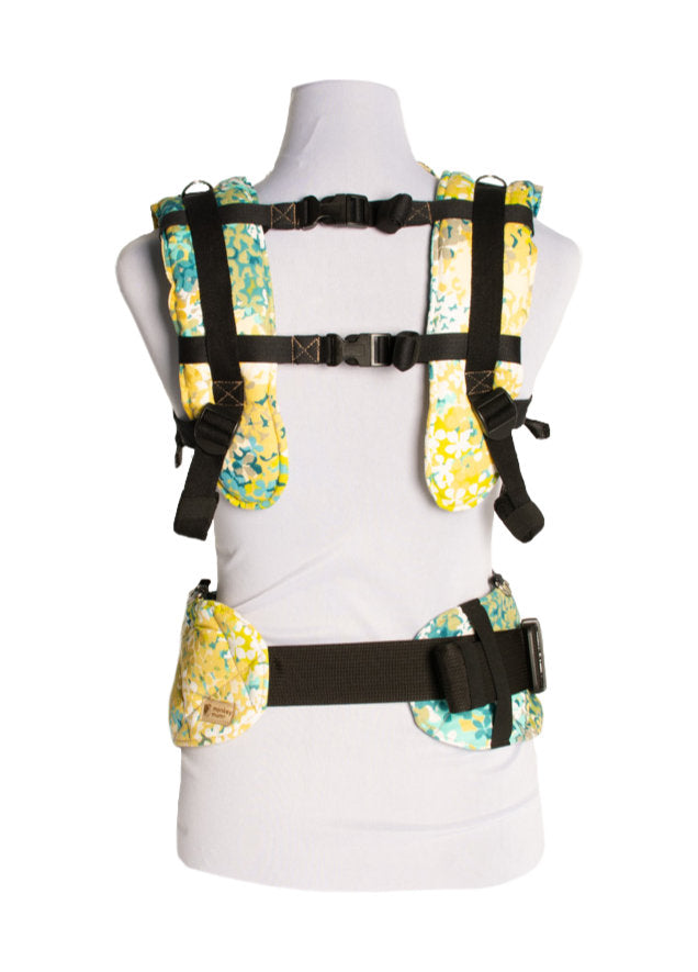 Monkey Mum® Ergonomické rastúce nosidlo Carrie - Rozkvitnutá lúka