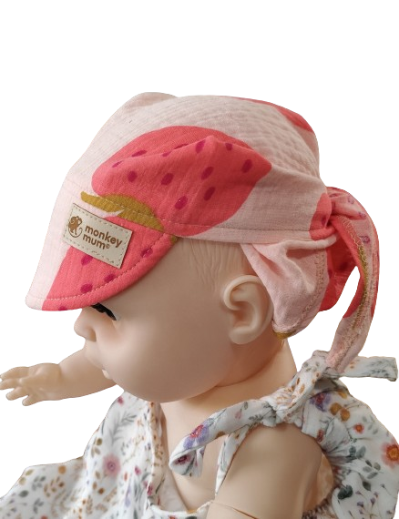 Mušelínový šál s šiltom Monkey Mum® - Jahoda
